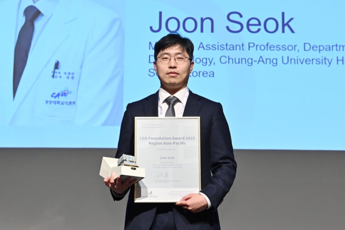 Chung-Ang University Hospital Dermatology Professor Seok Jun Receives ...
