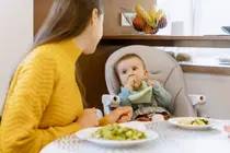 “蜂蜜、葡萄绝对禁止？”美国父母绝不给孩子吃的食物竟然是这些？