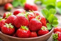 Five Strawberries a Day: The Seasonal Powerhouse for Radiant Skin and Immunity