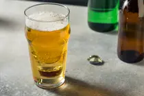 4 cách tận dụng bia hết ga hiệu quả bất ngờ 