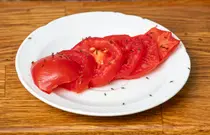 Xử lý nhanh gọn khi có ruồi giấm liên tục xuất hiện trong bếp và nhà tắm với loại bột này