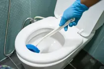 Tackle Bathroom Limescale Without Detergent: Can One Leftover Drink Really Do the Job?