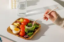 哈佛发出警示，生酮减肥法为何被评为“最差饮食”？“Keto”热潮的真实一面