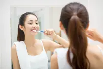 “明明认真刷牙，牙齿怎么还是坏了？”真正伤牙的，可能是这些习惯