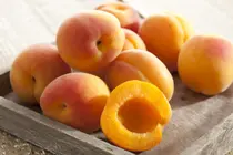Blurry Vision, Dry Skin? Why Apricots Are Worth Eating at Their July Peak