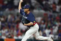 Pitching 150 km/h at Age 42: How KBO Veteran Noh Kyung-eun Defies Father Time