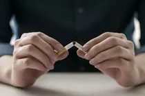 Weight Loss Exceeding 5% After Quitting Smoking Linked to Higher Hip Fracture Risk