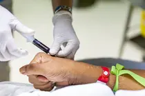 Trí nhớ vẫn bình thường nhưng não đã có dấu vết Alzheimer: Chỉ số protein này trong máu lại thấp 