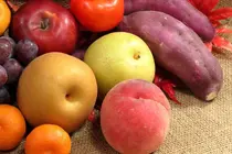 Почему яблоки лучше есть с кожурой: семь фруктов и овощей, которые не стоит чистить