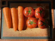 Pour les personnes âgées de 60 à 70 ans, si vous prenez soin de consommer des tomates et des carottes... le risque de maladie des gencives diminue considérablement, pourquoi ?