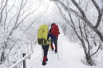 « Même s'il fait froid, je ne peux pas abandonner »... Randonnée hivernale, voici pourquoi il est essentiel d'apporter cela