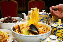 Những món ăn nên tránh trong năm mới?...“Do nước dùng mặn, làm hỏng mạch máu”