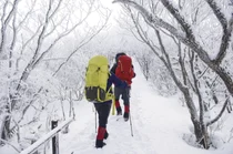 “Aunque haga frío, no me rendiré”… Senderismo invernal, la razón por la que debes llevar ‘esto’