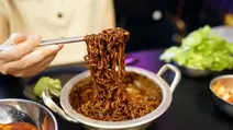 What You Eat on an Empty Stomach Shapes Your Blood Sugar and Weight: Foods to Avoid