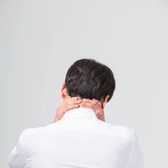 حادث خفيف يؤدي إلى شلل الأطراف؟: ضغط الحبل الشوكي الناتج عن 