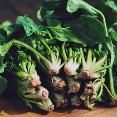 Oxalic Acid in Spinach and Almonds May Exacerbate Inflammatory Bowel Disease, Study Finds