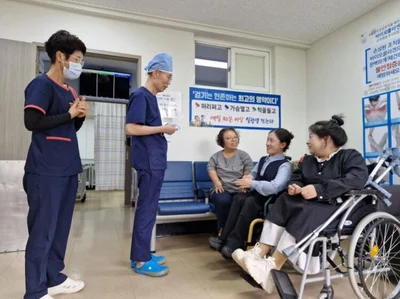 Phẫu thuật khớp 70.000 ca, bệnh viện nông thôn ‘kỳ diệu’ nổi tiếng ở nước ngoài