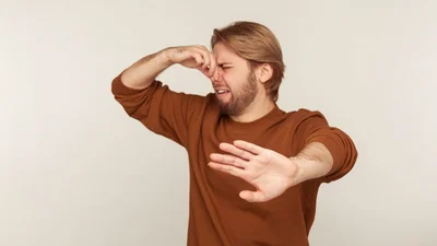 « Pourquoi l'odeur de mes pets est-elle supportable, mais celle des autres est-elle si difficile à supporter ? »