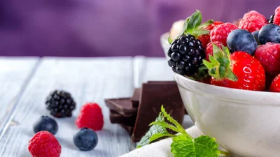 Les sucres augmentent-ils forcément le risque de cancer ? Les aliments recommandés par un oncologue