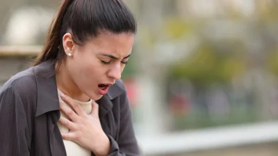 Nếu có bệnh tim, tăng huyết áp thì đợt nóng này càng nguy hiểm hơn: Đánh trống ngực, ngất xỉu chính là cảnh báo từ trái tim 
