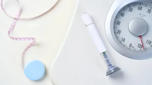 使用Wegovy、Mounjaro后若出现这些症状，应立即就医