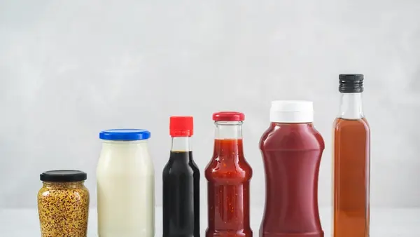 Refrigerator or Pantry? The Essential Guide to Storing Kitchen Condiments