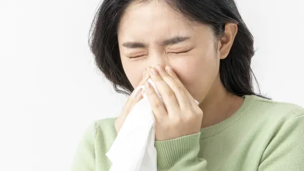 Nước ngọt hay nước mặn: những điều cần biết về rửa mũi và áp suất thẩm thấu