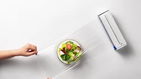 「電子レンジにラップをそのまま？」…安全だと思っていたのに、『こんなリスク』がある？