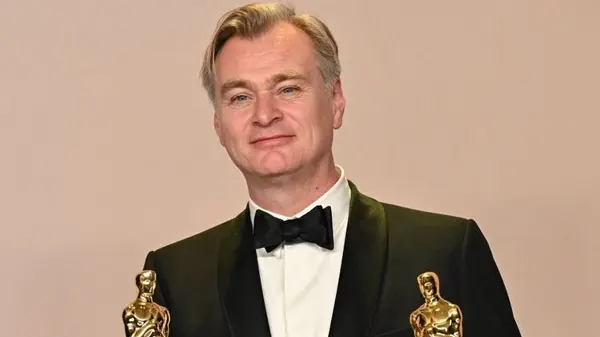 Why Christopher Nolan Refuses to Own a Smartphone—and How Ditching Yours Can Lower Cortisol