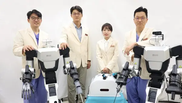 Robots Respond to ‘Scalpel, Please’: Samsung Medical Center Unveils World-First Dual-Humanoid Surgical Team