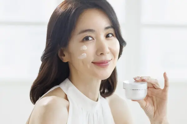 « Les crèmes nutritives ne sont-elles pas toutes les mêmes ? »… Il y a une crème qui convient à ma peau !