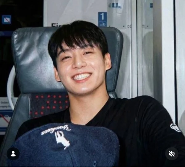 Jungkook phá kỷ lục: 20 tỷ lượt phát trực tuyến và sức mạnh đằng sau thói quen tập luyện