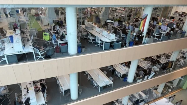 La competencia por formar 'buenos médicos', las aulas de las facultades de medicina del mundo cambian