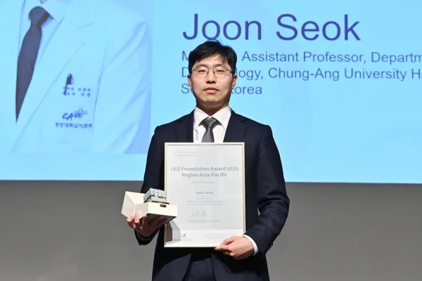 中央大学病院 皮膚科のソク・ジュン教授、国内初の「LEO Foundation Award」を受賞