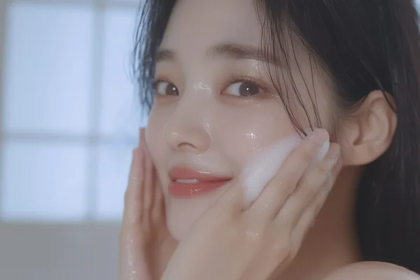 5 bí quyết ngăn ngừa khô da: Da khô không chỉ cần mỹ phẩm