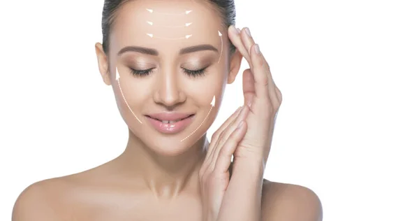 Để mặc thì mặt sẽ ngày càng to hơn?: 5 kiểu massage giúp cứu vãn đường nét khuôn mặt bị chảy xệ