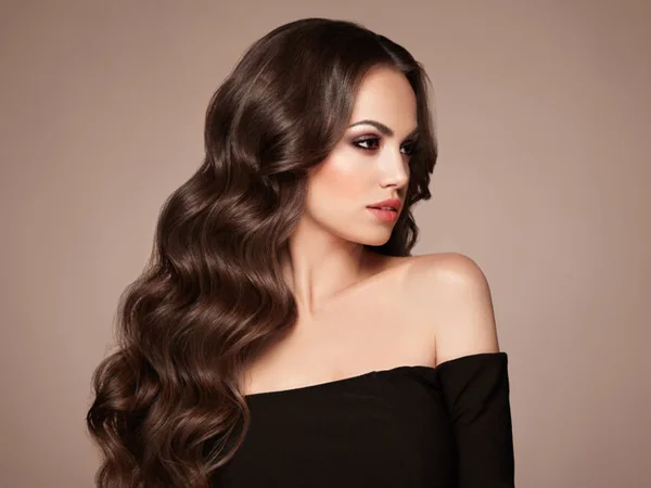 « Étrangement brillant, qu'est-ce que j'ai fait ? »… Si je fais cela seulement 5 minutes par jour, puis-je obtenir un visage jeune ?