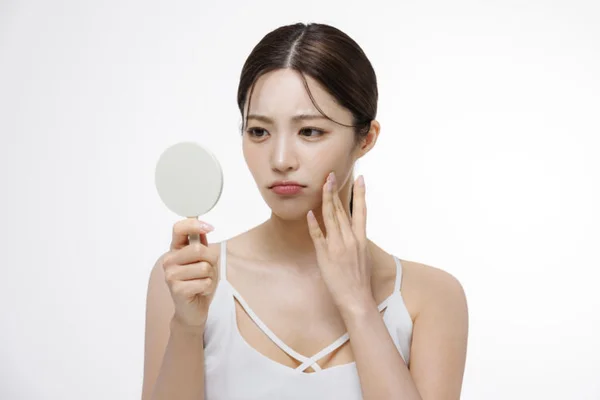 “Apakah wajahmu terlihat kusam meskipun sudah berdandan?”… Masalahnya bukan kulit, tetapi ‘Usus’!