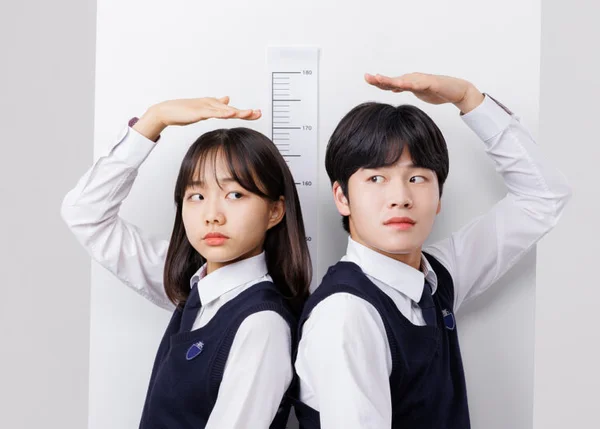 Đứa trẻ đã phẫu thuật chân, lại cao hơn?… Bí mật là gì