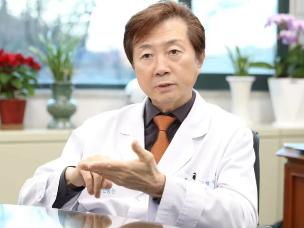 Người giỏi nhất trong lĩnh vực đại tràng, bí quyết cứu sống y tế địa phương là gì?