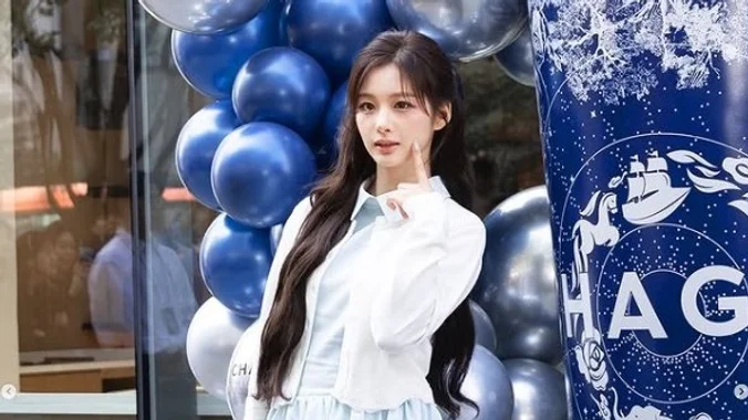 NMIXX Sullyoon Bursts Into Tears During Photo Call: Was it Dry Eye?